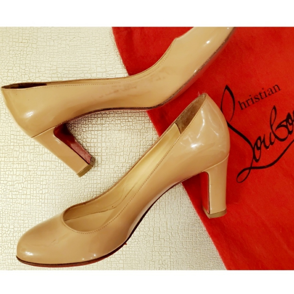 AUTHENTIC: CHRISTIAN LOUIBOUTIN SIMPLE BOTTOM PUMP